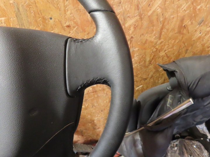 CITROEN C4 II RESTYLAGE VOLANT CUIR 98039712ZD