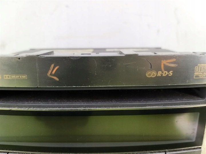 RADIO TOYOTA AVENSIS II T25 2003-2006 8612005081 122805 ORIGINAL