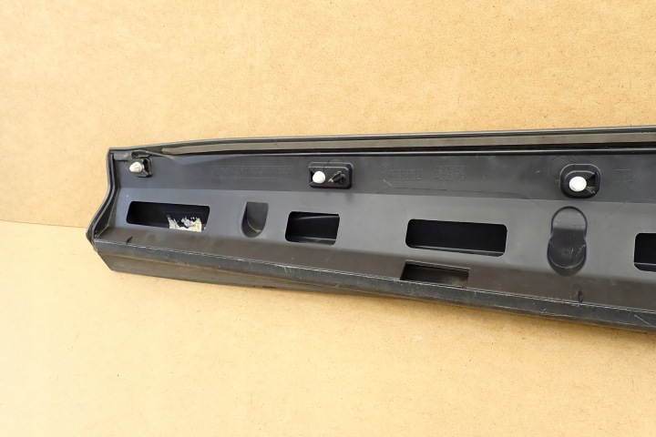 AUDI Q3 II 18- MOULURE REVÊTEMENT PORTES DROITE AVANT AVANT 83A853960AB RH OE