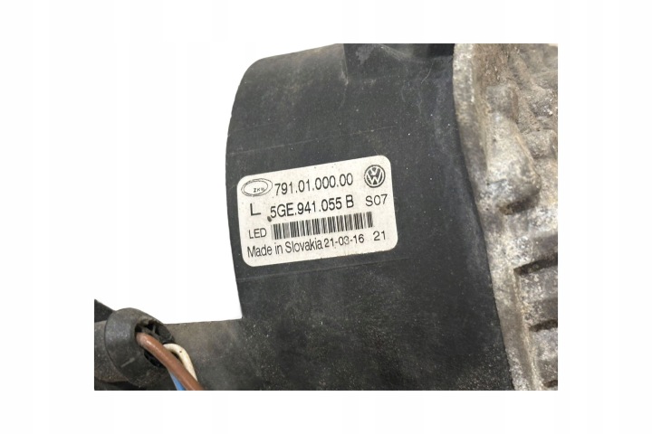 FEUX VERS CONDUITE DIURNE VOLKSWAGEN E-GOLF 5GE941055B