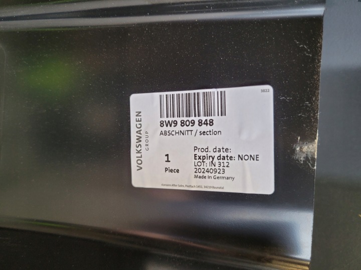 AUDI A4 B9 SEUIL DROIT AVANT CENTRAL POTEAU BRODERIE 8W9809848