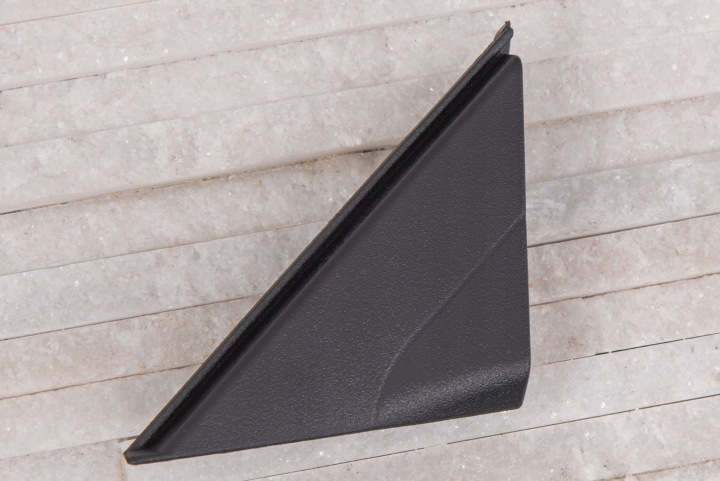 HYUNDAI ELANTRA VI AD 2015-2018 BOUCHON TRIANGLE PLASTIQUE GAUCHE 86180F2000
