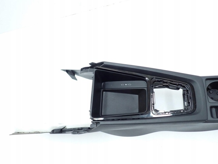 TUNNEL ACCOUDOIR EUROPE ORIGINAL 5E3862531A 5E4863212 OCTAVIA IV 5E3 22R