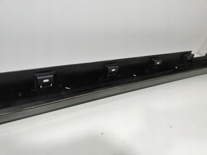 VOLKSWAGEN PASSAT B8 R-LINE MOULURE SEUIL GAUCHE 3G0853857E