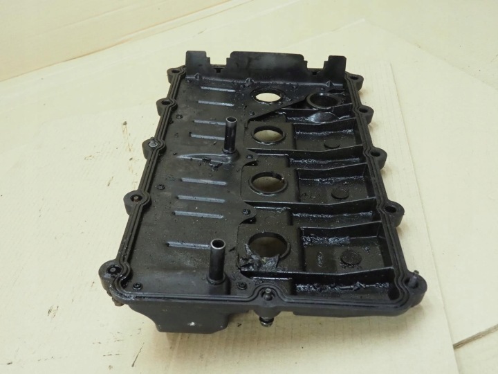 FORD TRANSIT 2.4 TDDI COUVERCLE DE SOUPAPES YC1Q-6K271AK