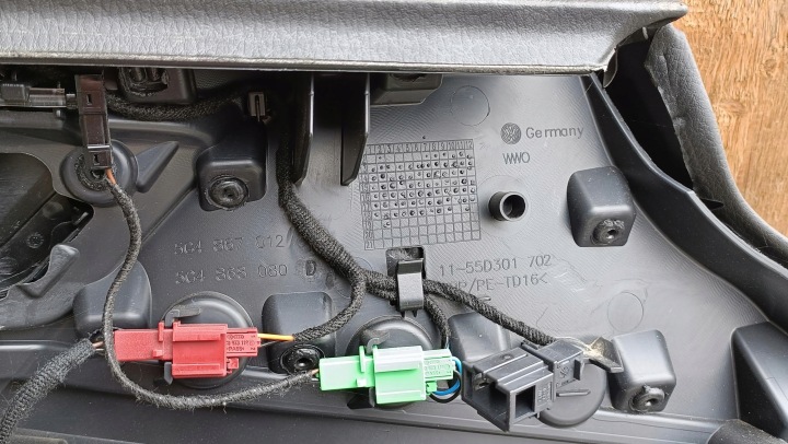 GARNITURE PORTES DROIT AVANT AVANT VOLKSWAGEN GOLF VII 5G4867012