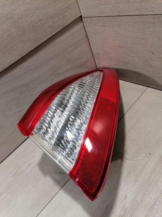 MASERATI GRANTURISMO FARO DERECHA PARTE TRASERA 231566 