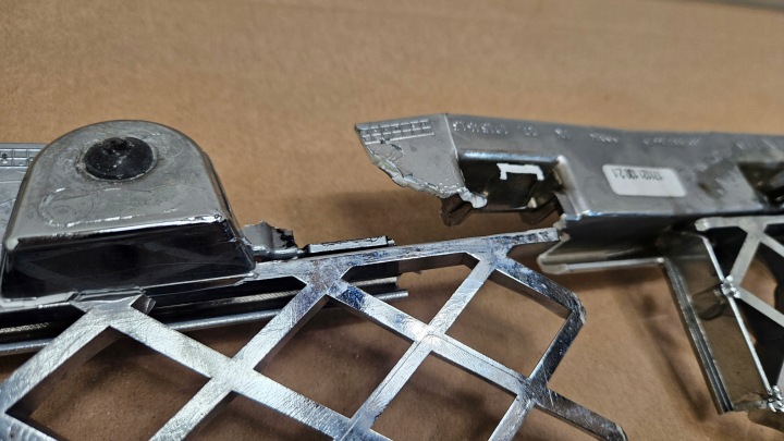 GRILLE GRILLE CALANDRE RADIATEUR BENTLEY CONTINENTAL GT 3SD853667A
