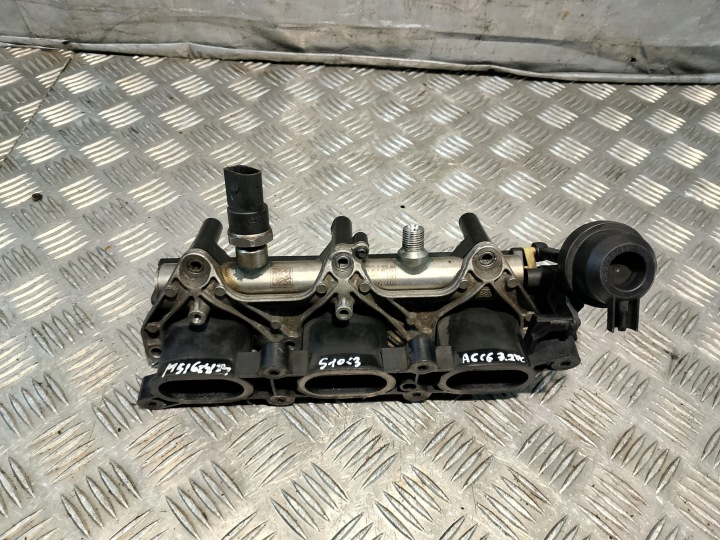 COLLECTEUR ADMISSION MOULURE INJECTION AUDI A6 C6 3.2 V6 06E133109H