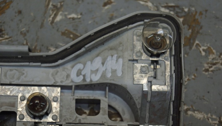 VW POLO IV 9N3 DOUILLE D'AMPOULE GAUCHE ARRIÈRE (C1914)