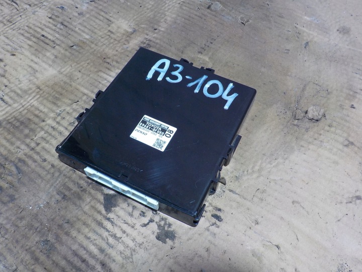 AVENSIS III MODULE CONFORT 89681-0F080