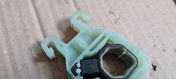AUDI OE 5Q0121367F POIGNÉE RADIATEUR MOTEUR