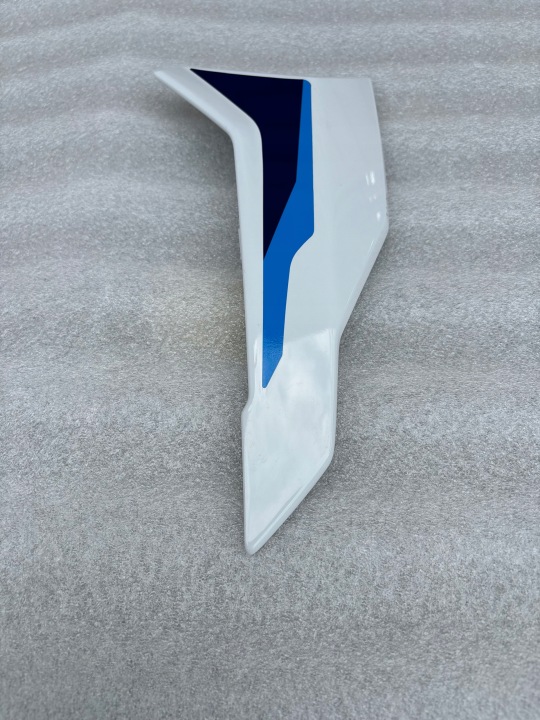 DROITE ARRIÈRE LATÉRALE DÉFLECTEUR D'AIR PLASTIQUE BMW S1000R K63 2021-
