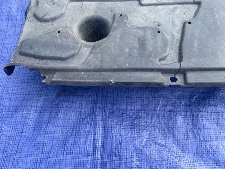 PEUGEOT 308 T9 UNIVERSEL PLAQUE PROTECTION CHÂSSIS ARRIÈRE