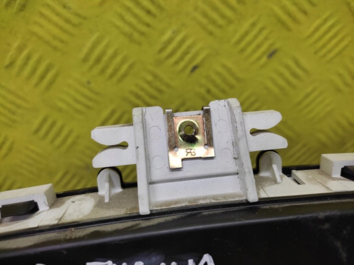 TOYOTA COROLLA E12 1.4 D COMPTEUR 110080288002