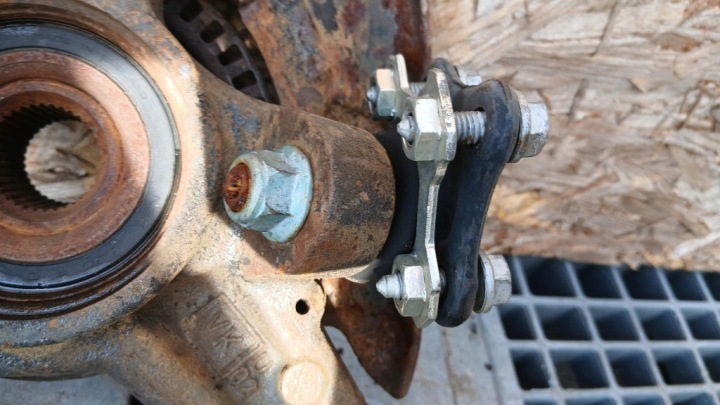 ROTULE DE DIRECTION DROITE AVANT VOLKSWAGEN GOLF IV