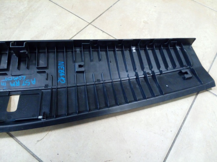 PROTECTION REVÊTEMENT COURROIE COUVERCLES DE COFFRE OPEL ASTRA J IV UNIVERSEL 13261725 ARRIÈRE ORIGINAL
