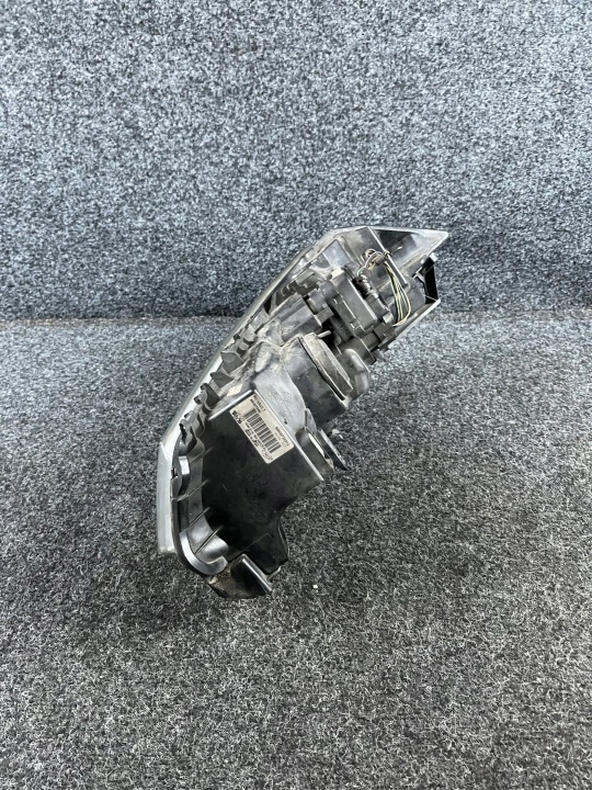PHARE PROJECTEUR DROIT AVANT DROITE AVANT RENAULT MEGANE II 89307000
