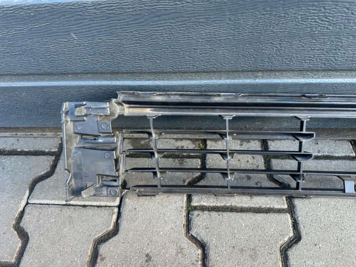 VW POLO 6C GRILLE PARE-CHOCS CENTRALE SOUS RADAR 6C0853677A