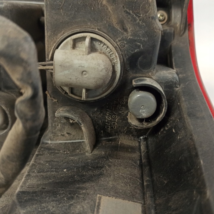 SUZUKI VITARA 3 III PHARE GAUCHE ARRIÈRE LED W4189