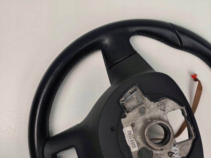 VOLANT MULTIFONCTION CUIR VOLKSWAGEN 3C8419091AM 3063749