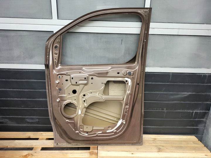 TOYOTA PROACE PORTES AVANT DROIT (SZCZECIN-GORZOW- POZNAŃ 5807