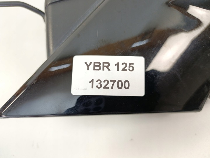 YAMAHA YBR 125 CÔTÉ COLLECTEUR REMPLISSAGE DROIT