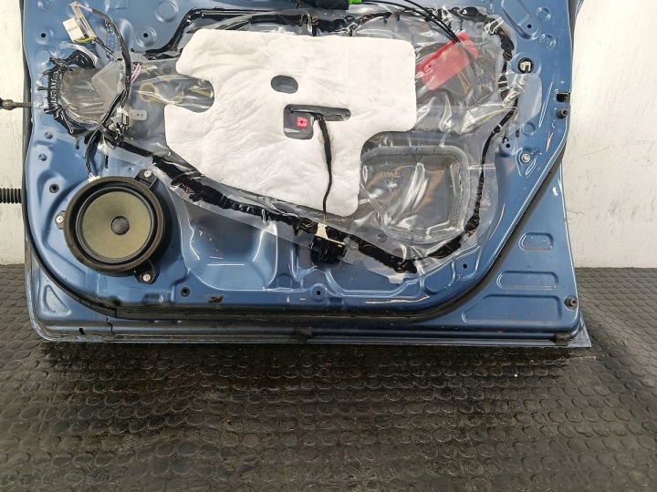 PORTES AVANT DROIT TOYOTA AURIS II RESTYLAGE 8U6 UNIVERSEL