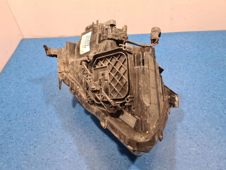 TOYOTA AVENSIS T25 LIFT PROJECTEUR GAUCHE