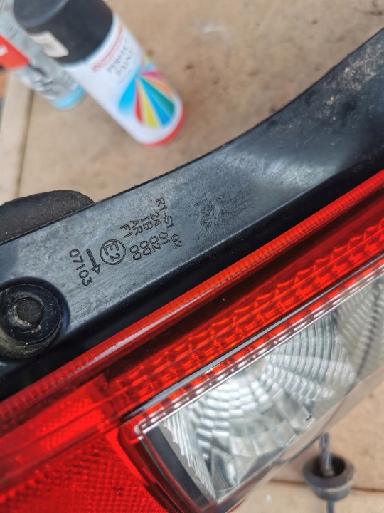 SUZUKI SPLASH OPEL AGILA B 08-12 PHARE ARRIÈRE DROITE MOULURE 89071589