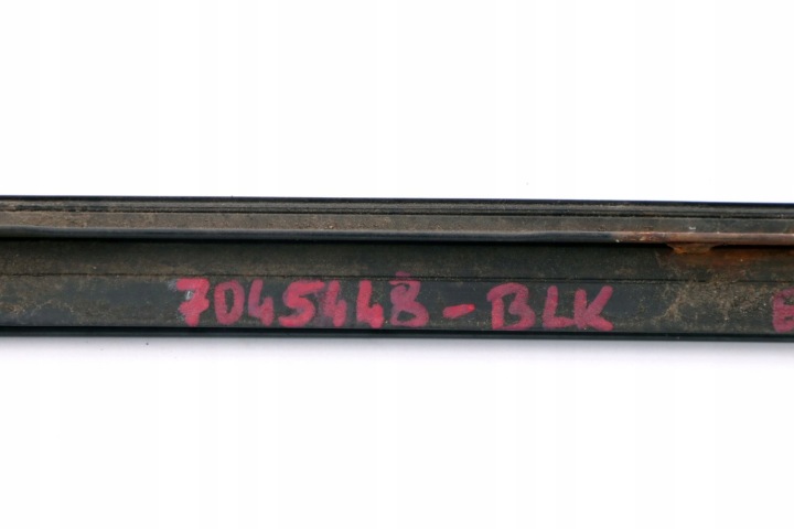 BMW E60 E61 MOULURE RACLOIR PARE-BRISE AVANT PRAWO 7045448