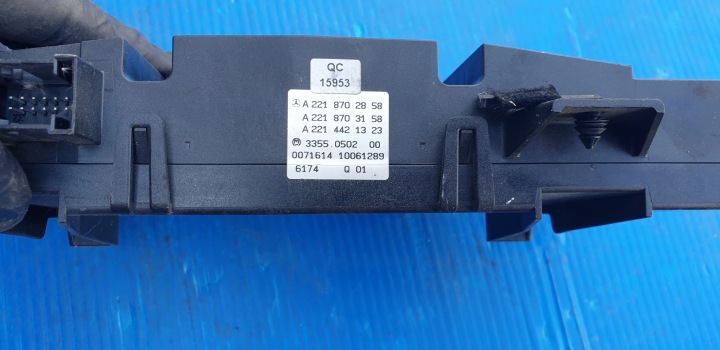MERCEDES W221 PANNEAU CLIMATISATION A2218702858
