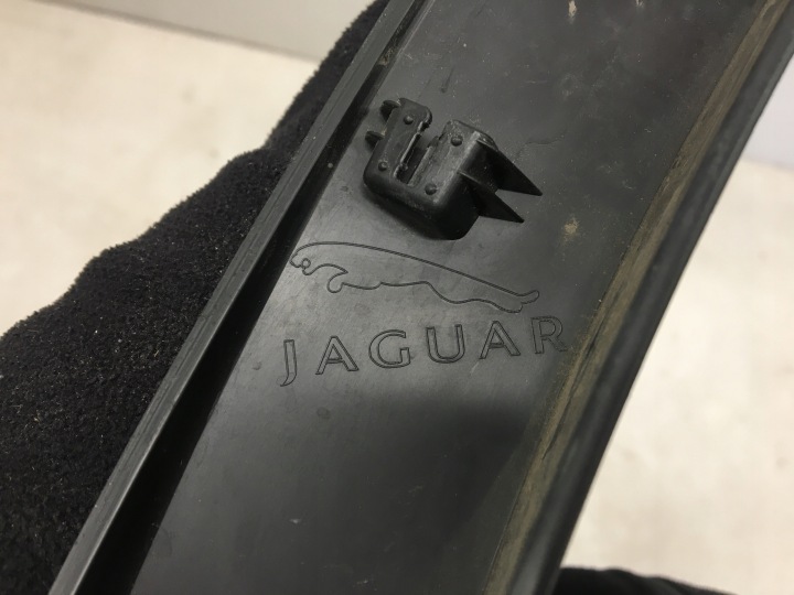 JAGUAR E PACE MOULURE REVÊTEMENT GARDE-BOUE DROITE 19-
