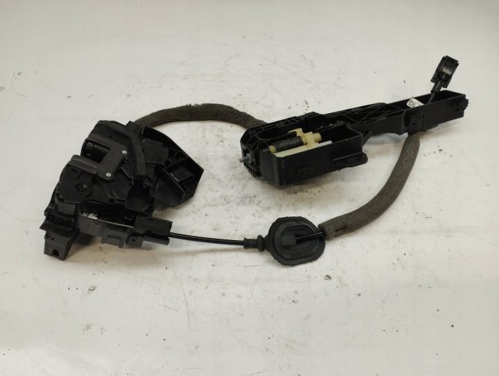 RENAULT MEGANE IV 4 SERRURE DE PORTE GAUCHE ARRIÈRE FIXATION POIGNÉES 825035881R