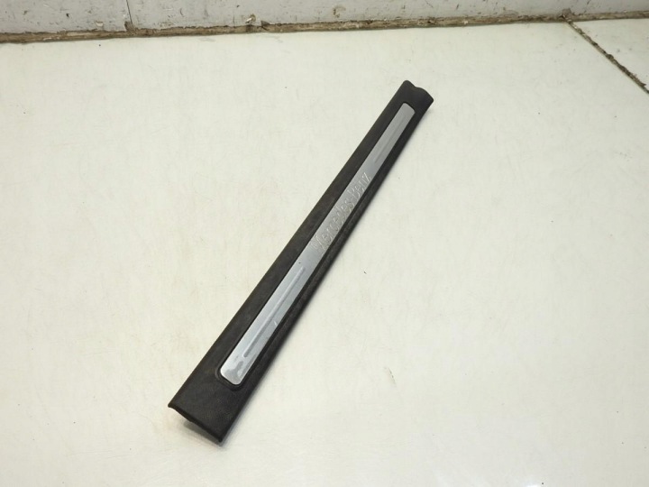 MOULURE REVÊTEMENT SEUIL GAUCHE AVANT MERCEDES W245 LIFT A1696801174