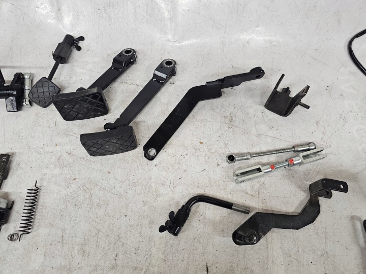 AUDI A3 8Y GY PÉDALES VERS NAUKI CONDUITE VEIGEL V2S180920W KBA 90054