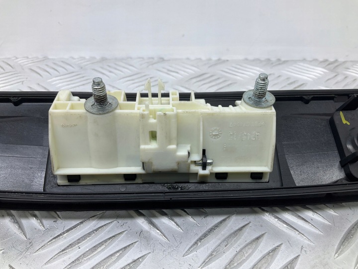 2011 VOLKSWAGEN TIGUAN MOULURE ÉCLAIRAGE NUMÉROS 5N0827566T
