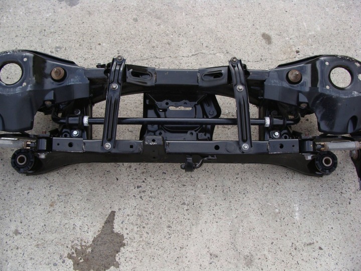 POUTRE ARRIÈRE ARRIÈRE TOYOTA AVENSIS T270