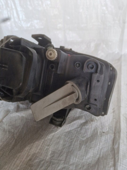 AUDI A6 C5 PHARE RZEDNIA GAUCHE PROJECTEUR 1EL007821