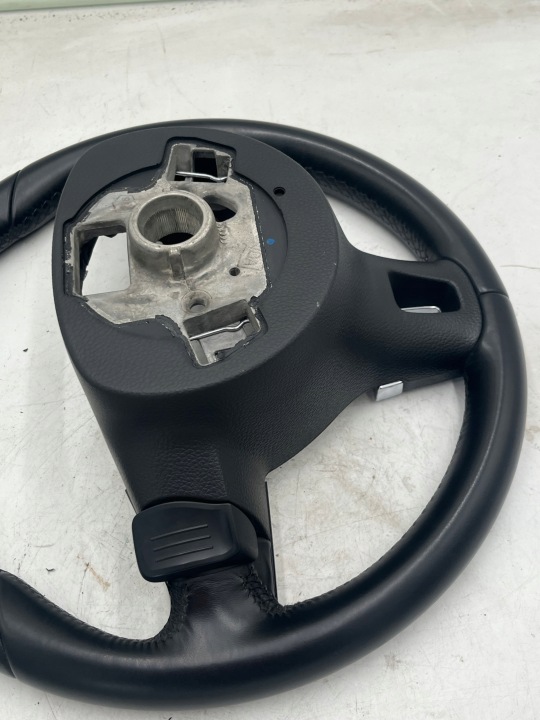VOLANT CUIR MULTIFONCTION PALETTES VW 3C8959537D 3C8959538G 3C8419891BF