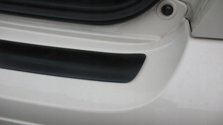 MINI MOULURE NOIRE SUR PARE-CHOCS PROTECTRICE TUNING