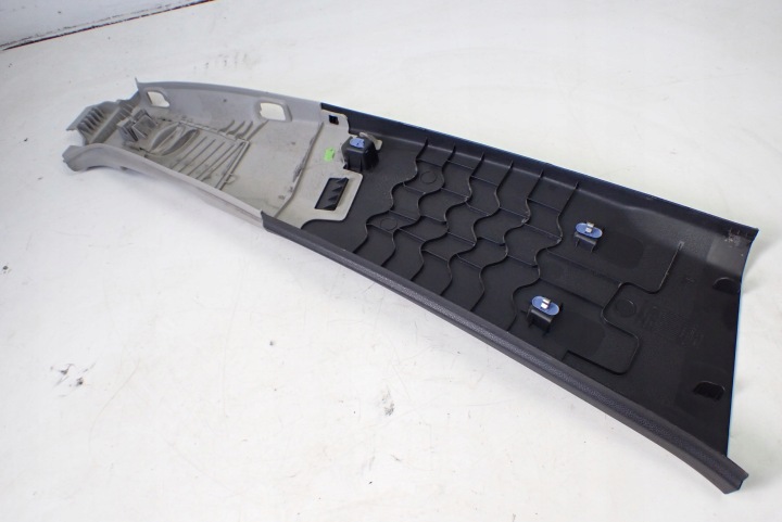 OPEL MERIVA B PROTECTION BRODERIE MONTANTS GAUCHE