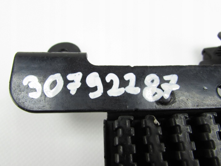 VOLVO V40 S60 II V60 S80 II V70 III 11- 1.6 D2 RADIATEUR CARBURANTS 30792287