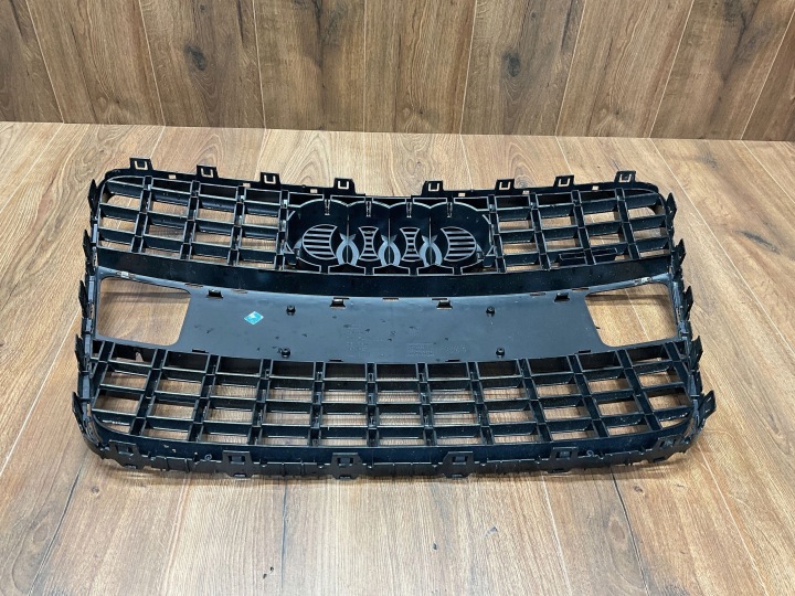 GRILLE CALANDRE PARE-CHOCS AVANT AUDI Q7 4L0853651H.