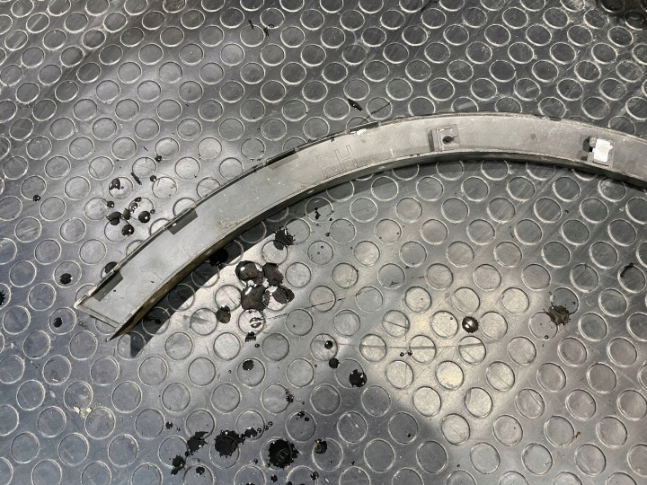 FORD KUGA MK2 II 12-19 MOULURE REVÊTEMENT SUR AILE DROIT AVANT AVANT