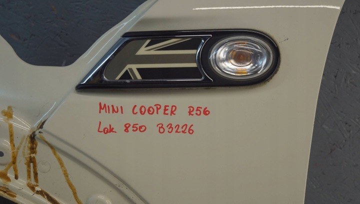 MINI COOPER R56 AILE GAUCHE AVANT 850 (B3226)
