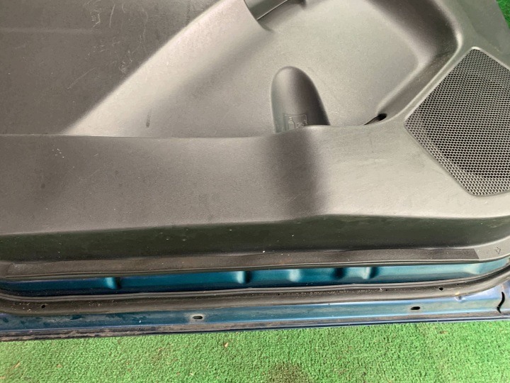 PORTES AVANT GAUCHE TOYOTA YARIS II HAYON 5D 8P4 WWA