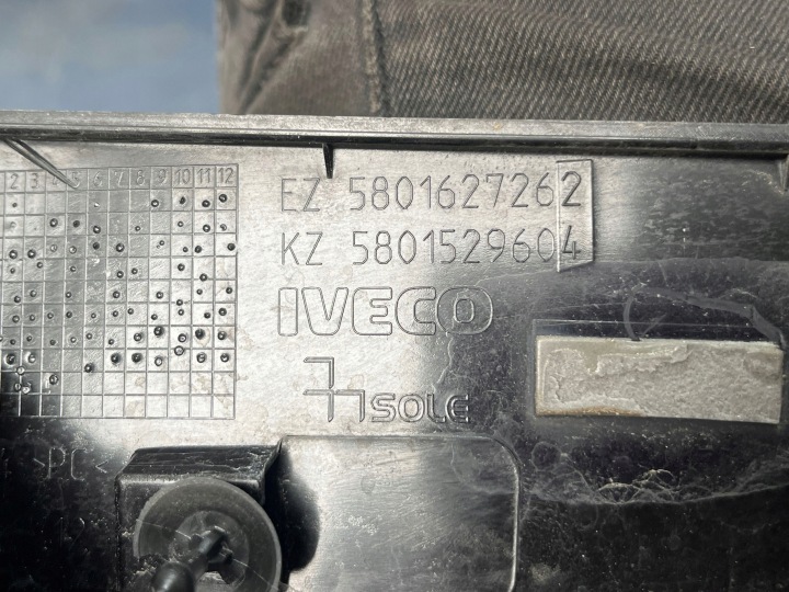 IVECO DAILY VI LIFT 2021 MOULURE GARNITURE PORTES GAUCHE AVANT AVANT