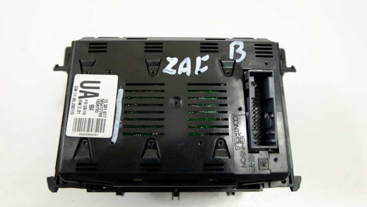 OPEL ZAFIRA B RADIO CD MONITEUR 13357123 13301077
