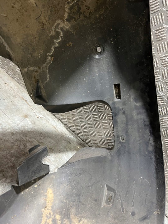 PEUGEOT 308 T7 I PASSAGE DE ROUE AVANT GAUCHE 9680374980